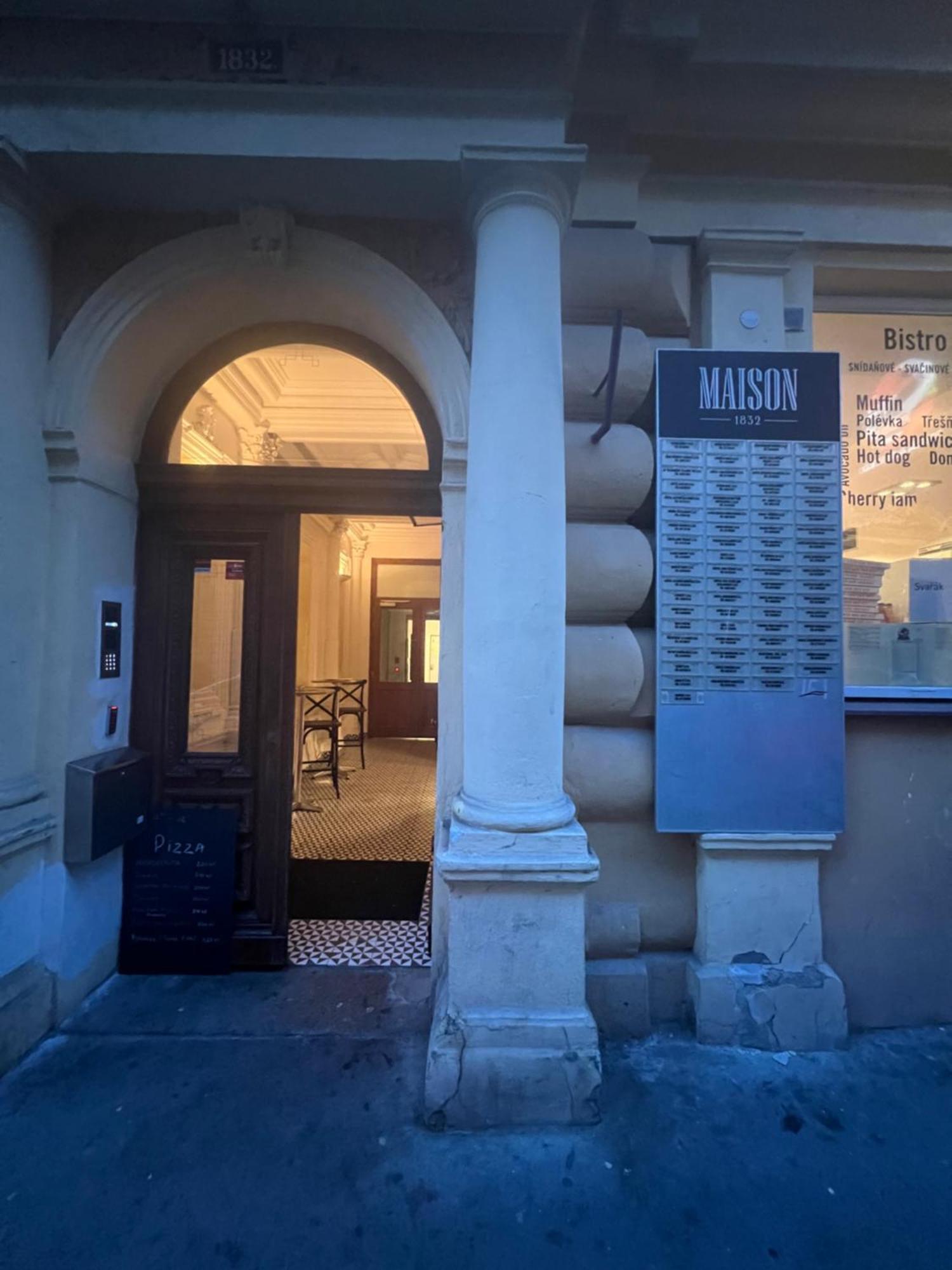 Nika Apartments Prague 2 Екстериор снимка