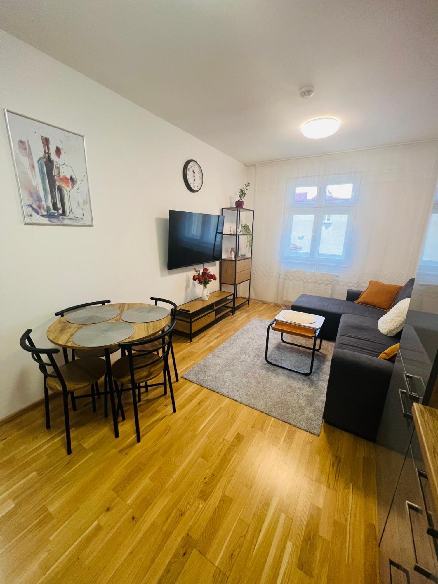 Nika Apartments Prague 2 Екстериор снимка